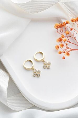 925 Ayar Gold Sallantılı Yonca Gümüş Küpe