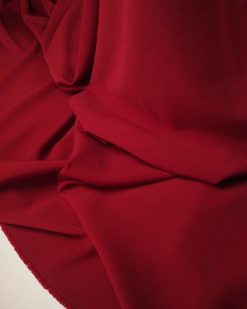 Kırmızı Renkte Krep Kumaş En: 140cm
