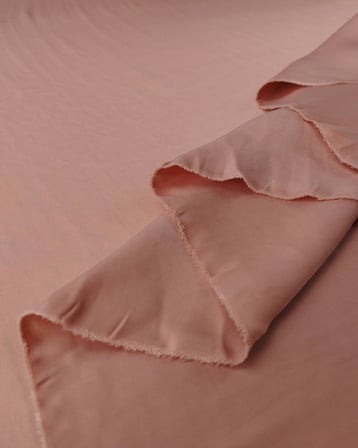 Küllü Pembe Renkte İnce Saten Kumaş 140x200cm