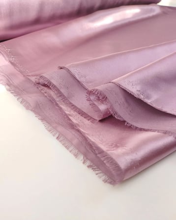 Leylak Pembe Arası Renkte İnce Saten En: 140cm