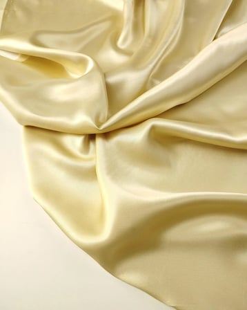 Krem Renkte Saten Viskon Kumaş 130x220cm