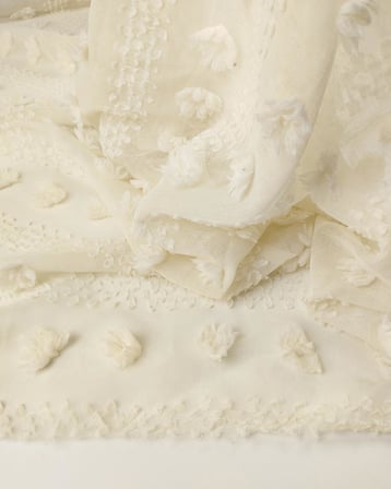 Krem Renkte Üç Boyutlu Dantel Kumaş En: 140cm