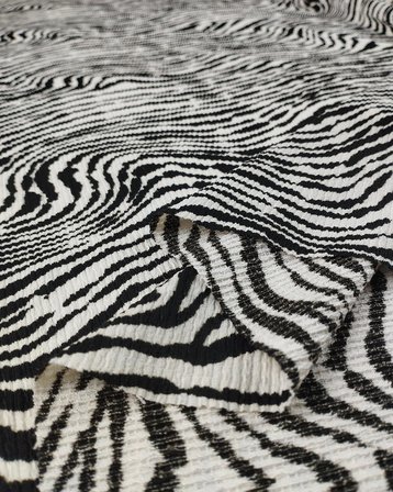 Siyah Beyaz Renklerde Irmak Örme Bürümcüklü Jarse Kumaş 150x150cm