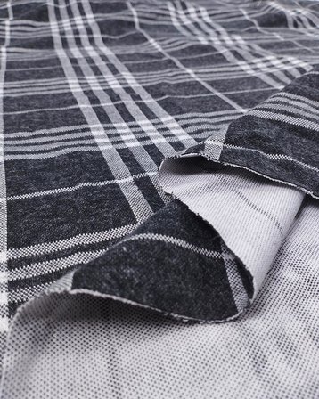 Siyah Beyaz Ekoseli Jakarlı Örme Kumaş Düzgün Duruşlu Sıkı Örgüde En: 140cm