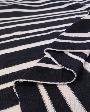 Siyah Krem Çizgili Triko Örme Kumaş İnce Tiril Tiril Dökümlü Elbiselik & Bluzluk En: 150cm