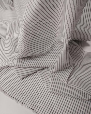 Siyah Beyaz İnce Çizgili Dokuma Kumaş Yumuşak Tiril Tiril Gömleklik 140x210cm