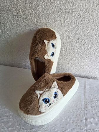 Kadın Kedili Peluş Rahat Ev Terliği 25BNT133