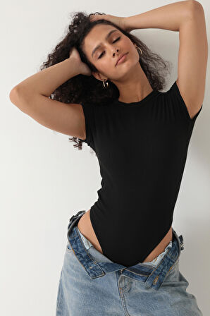 Amida Siyah Fitilli Görünümlü Bisiklet Yaka Kısa Kollu Çıtçıtlı Bodysuit- 2409