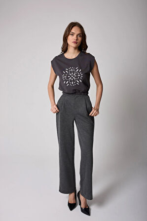 Kadın T-Shirt Antrasit Beli Lastikli Vatkalı Görünümlü Önü Nakışlı Basic - 2507