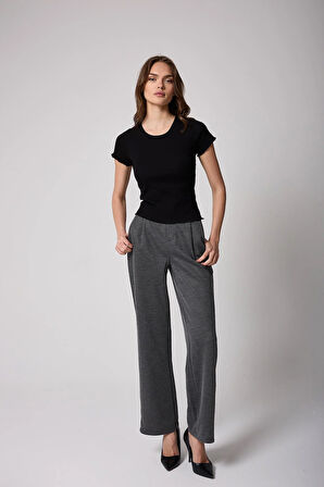Kadın T-Shirt Siyah Fitilli Slim Fit Kısa Kol Baby Overlok Detaylı Basic - 2511