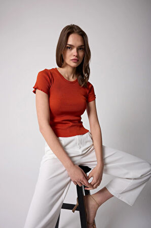 Kadın T-Shirt Kiremit Rengi Fitilli Slim Fit Kısa Kol Baby Overlok Detaylı Basic - 2511