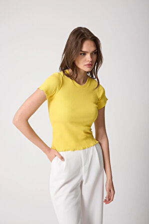 Kadın T-Shirt Sarı Fitilli Slim Fit Kısa Kol Baby Overlok Detaylı Basic - 2511