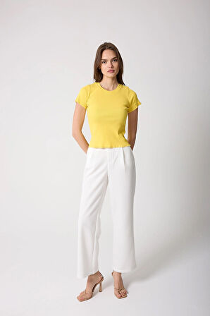 Kadın T-Shirt Sarı Fitilli Slim Fit Kısa Kol Baby Overlok Detaylı Basic - 2511