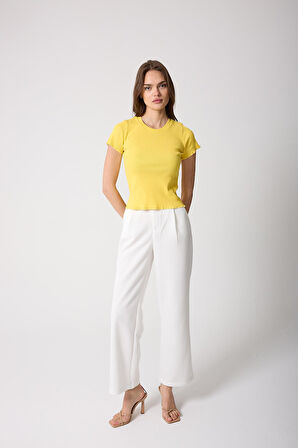 Kadın T-Shirt Sarı Fitilli Slim Fit Kısa Kol Baby Overlok Detaylı Basic - 2511