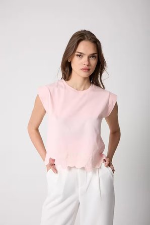 Kadın Toz Pembe Vatka Görünümlü Lazer Kesim Nakış Detaylı Tasarım T-Shirt - 2518
