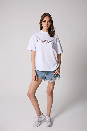 Kadın Beyaz Oversize T-Shirt Californiaa Baskılı - 2517