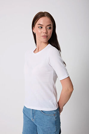 Kadın Beyaz Likralı Yarım Kollu Basic T-shirt - 2524