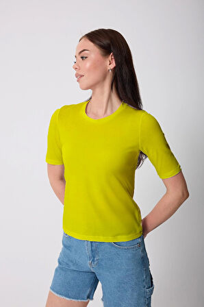 Kadın Yeşil Likralı Yarım Kollu Basic T-shirt - 2524