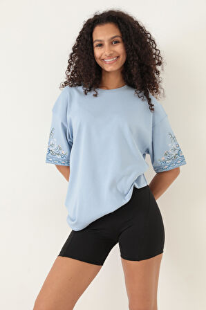 Amida Mavi Kolları Etnik Nakışlı Oversize Kısa Kollu Kadın T-shirt- 2406