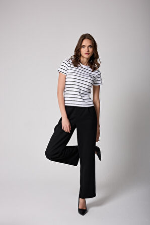 Çizgili Beyaz Kırlangıç Nakış Detaylı Kısa Kollu Kadın T-shirt - 2401