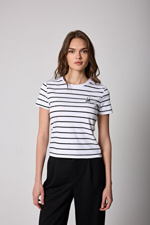 Çizgili Beyaz Kırlangıç Nakış Detaylı Kısa Kollu Kadın T-shirt - 2401