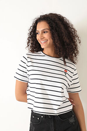 Çizgili Beyaz Gelincik Nakış Detaylı Kısa Kollu Kadın T-shirt - 2401