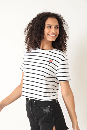 Çizgili Beyaz Gelincik Nakış Detaylı Kısa Kollu Kadın T-shirt - 2401