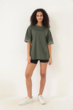 Amida Yeşil Kolları Etnik Nakışlı Oversize Kısa Kollu Kadın T-shirt- 2406