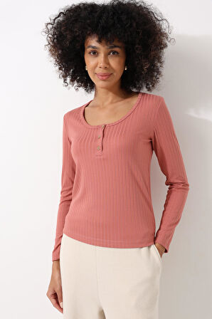 Pembe Düğme Detaylı Fitilli Görünümlü Yuvalak Yaka Uzun Kollu Kadın Bluz - 2443