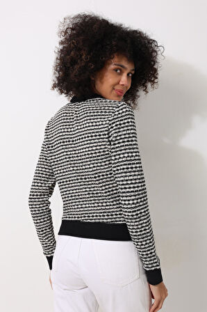 Siyah Jakarlı Örgü Desenli Polo Yaka Uzun Kollu Kadın Bluz - 2445