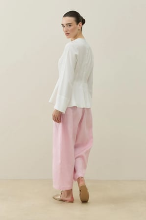 Beyaz Bel Formlu Minimal Bluz