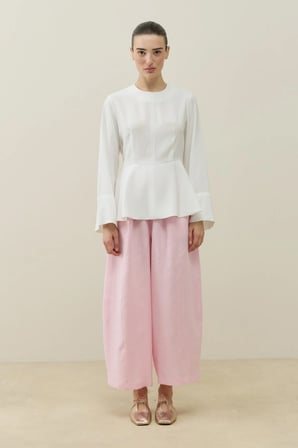 Beyaz Bel Formlu Minimal Bluz