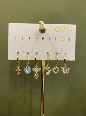 Yakemiyou Kelebekler Altılı Küpe