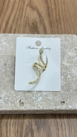 Yılanlı Gold Kıkırdak Küpe