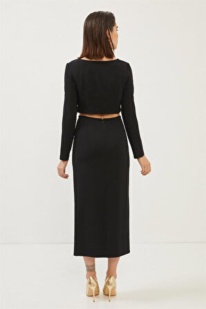 Siyah Cut Out Detaylı Asimetrik Yaka Crop Bluz