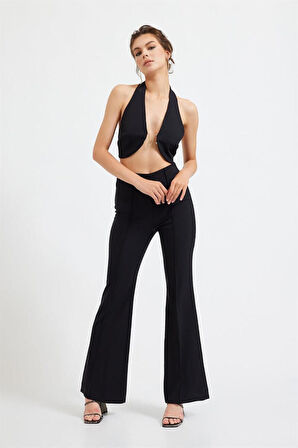 Siyah Özel Yaka Aksesuar Detaylı Bluz