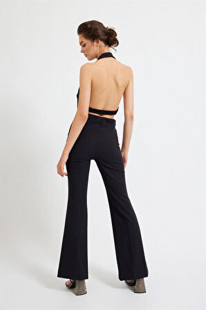 Siyah Özel Yaka Aksesuar Detaylı Bluz