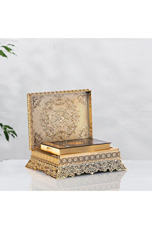 Sandık Kur'an Kabı Altın 28x23x9 Cm.