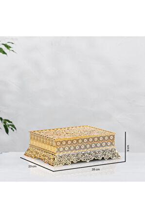 Sandık Kur'an Kabı Altın 28x23x9 Cm.