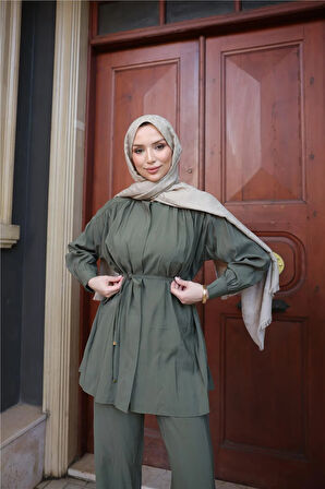 Belden Bağcıklı Büzgülü Kısa Tunik İkili Tesettür Eşofman Takımı - (38-46) - 71298 - Haki