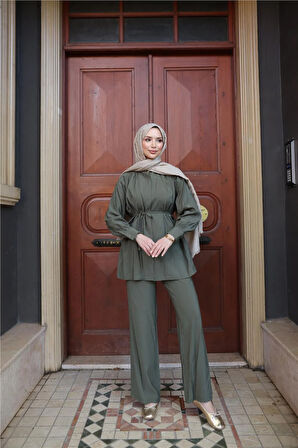 Belden Bağcıklı Büzgülü Kısa Tunik İkili Tesettür Eşofman Takımı - (38-46) - 71298 - Haki