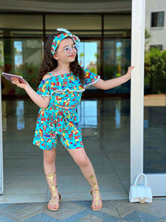 Omuz Detaylı Bluz ve  Bandana, Kemer Dahil Şortlu Takım