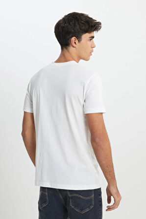 T-shirt White
