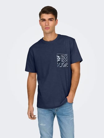 ONSPERRY LIFE REG LEAF SS POCKETTEE Blue Nights