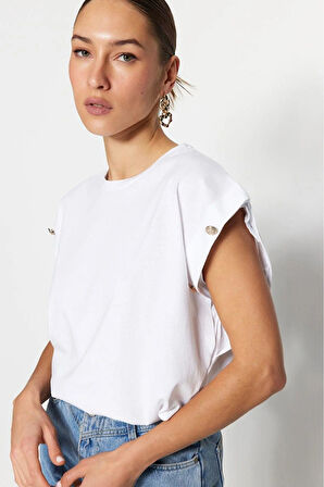 Beyaz %100 Pamuk Düğmeli Vatka Görünümlü Basic Bisiklet Yaka Örme T-shirt