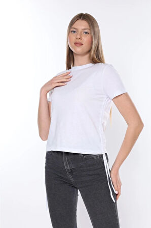 Beyaz 100% Pamuk Büzgü Detaylı Basic Bisiklet Yaka Örme T-shirt Twoss21ts0131