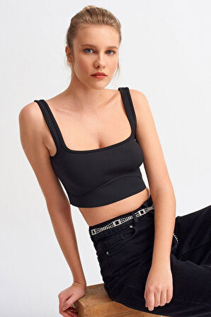 Kadın Siyah Biyeli Crop Top