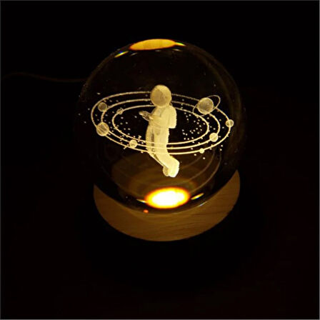 Işıklı Uzaydaki Astranot Dekoratif Usb'li Cam Küre