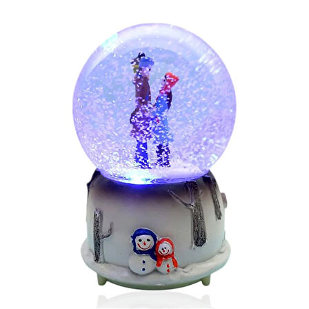 Müzikli Renk Değişiren Işıklı Kar Püskürtmeli Çift Sevgi Temalı Kar Küresi