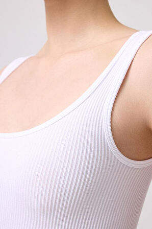 Cottonhill Premium - Kadın Beyaz Seamless Orta Boy Kare Yaka Crop Top Büstiyer